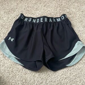 Under Armour Women’s Shorts
Size Small